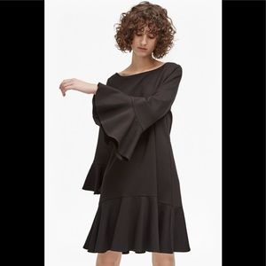 NWT French Connection MatukuLula Bell Sleeve Dress
